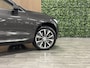 Volvo XC60 T6 AWD Recharge Ultimate Bright Long Range | 360° Camera | Head-Up Display | Harman Kardon | Adaptieve Cruise Control | Standkachel met Volvo On Call App | Stoel en Stuurwielverwarming | Full LED Meesturende koplampen | Pilot Assist | Elektrische voorstoe