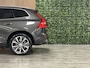 Volvo XC60 T6 AWD Recharge Ultimate Bright Long Range | 360° Camera | Head-Up Display | Harman Kardon | Adaptieve Cruise Control | Standkachel met Volvo On Call App | Stoel en Stuurwielverwarming | Full LED Meesturende koplampen | Pilot Assist | Elektrische voorstoe