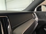 Volvo XC60 T6 AWD Recharge R-Design Long Range | All Season banden | Stoel en Stuurwielverwarming | Standkachel met Volvo On Call App | Parkeercamera | Lederen Dashboard | Full LED Meesturende koplampen | Voorstoelen elektrisch geheugen | Contour Stoelen | Z .