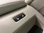 Volvo XC60 T6 AWD Recharge Ultimate Bright | Luchtvering | Trekhaak | Head-Up Display | Harman Kardon | Adaptieve Cruise Control | Stoelverwarming voor+achter | Stuurwielverwarming | Full LED Meesturende koplampen | Pilot Assist | Parkeercamera | Elektrische voorsto