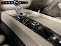 Volvo XC60 T6 AWD Recharge Ultimate Bright | Luchtvering | Trekhaak | Head-Up Display | Harman Kardon | Adaptieve Cruise Control | Stoelverwarming voor+achter | Stuurwielverwarming | Full LED Meesturende koplampen | Pilot Assist | Parkeercamera | Elektrische voorsto