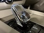 Volvo XC60 T6 AWD Recharge Ultimate Bright | Luchtvering | Trekhaak | Head-Up Display | Harman Kardon | Adaptieve Cruise Control | Stoelverwarming voor+achter | Stuurwielverwarming | Full LED Meesturende koplampen | Pilot Assist | Parkeercamera | Elektrische voorsto