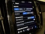 Volvo XC60 T6 AWD Recharge Ultimate Bright | Luchtvering | Trekhaak | Head-Up Display | Harman Kardon | Adaptieve Cruise Control | Stoelverwarming voor+achter | Stuurwielverwarming | Full LED Meesturende koplampen | Pilot Assist | Parkeercamera | Elektrische voorsto