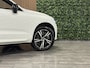 Volvo XC60 T6 AWD Recharge Plus Dark Long Range | 360° Camera | Adaptieve Cruise Control | Standkachel met Volvo On Call App | Stoel en Stuurwielverwarming | Pilot Assist | Bestuurdersstoel elektrisch geheugen | Contour Stoelen | Zitting verlenging voorstoelen | Sch
