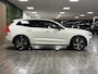 Volvo XC60 T6 AWD Recharge Plus Dark Long Range | 360° Camera | Adaptieve Cruise Control | Standkachel met Volvo On Call App | Stoel en Stuurwielverwarming | Pilot Assist | Bestuurdersstoel elektrisch geheugen | Contour Stoelen | Zitting verlenging voorstoelen | Sch