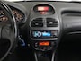 Peugeot 206 CC 1.6-16V - Airco - Leer - Trekhaak - Mooie auto!