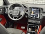 Volvo XC40 2.0 T5 AWD R-Design Intro Edition | Trekhaak | Panoramadak | 360 camera | Adaptive cruise control | Harman Kardon audio | Stoelverwarming | Actieve LED koplampen | 20" velgen | Elektrische stoelverstelling |