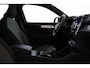 Volvo XC40 B4 (M-HYBRID) PLUS DARK -CAMERA|ADAP.CRUISE|VERW.VOORRUIT|TREKHAAK|HARMAN/KARDON|19"