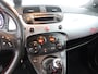 Fiat 500C 0.9 TwinAir Turbo 500S Cabrio gt interiuer, Airco, Bluetooth, Elektronisch Stabiliteits Programma, Hill hold functie, Parkeersensoren achter, Stuur multifunctioneel, Sportstoel, Sportstuur compacte cabrio met een flinke dosis charme en karakter. Dankzij de pittige TwinAir Turbo motor (85 pk) is hij lekker vlot, zuinig én levendig om te rijden. De “500S” uitvoering geeft hem een