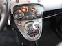 Fiat 500C 0.9 TwinAir Turbo 500S Cabrio gt interiuer, Airco, Bluetooth, Elektronisch Stabiliteits Programma, Hill hold functie, Parkeersensoren achter, Stuur multifunctioneel, Sportstoel, Sportstuur compacte cabrio met een flinke dosis charme en karakter. Dankzij de pittige TwinAir Turbo motor (85 pk) is hij lekker vlot, zuinig én levendig om te rijden. De “500S” uitvoering geeft hem een