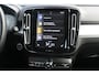 Volvo XC40 1.5 T5 Twin Engine Momentum Pro | Incl. 12 maanden garantie | Voor/achter stoelen verwarmd | Achteruitrijcamera | Parkeersensoren | Stuurwielverwarming | Navigatie | Apple carplay/android auto | Elektrische kofferklep | Cruise control