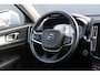 Volvo XC40 1.5 T5 Twin Engine Momentum Pro | Incl. 12 maanden garantie | Voor/achter stoelen verwarmd | Achteruitrijcamera | Parkeersensoren | Stuurwielverwarming | Navigatie | Apple carplay/android auto | Elektrische kofferklep | Cruise control