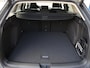 Volkswagen Golf Variant Life Edition 1.5 TSI 116 pk | Wegklapbare trekhaak | Adaptieve Cruise Control | Elektrisch bedienbare achterklep | Achteruitrijcamera | Stoelverwarming | 18 inch velgen | Fabrieksgarantie