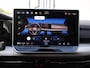 Volkswagen Golf Variant Life Edition 1.5 TSI 116 pk | Wegklapbare trekhaak | Adaptieve Cruise Control | Elektrisch bedienbare achterklep | Achteruitrijcamera | Stoelverwarming | 18 inch velgen | Fabrieksgarantie