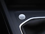 Volkswagen Golf Variant Life Edition 1.5 TSI 116 pk | Wegklapbare trekhaak | Adaptieve Cruise Control | Elektrisch bedienbare achterklep | Achteruitrijcamera | Stoelverwarming | 18 inch velgen | Fabrieksgarantie