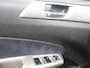 Subaru Forester 2.0 Luxury Trekhaak, Airco, Cruise control, Stuur multifunctioneel, Voorstoelen verwarmd, Dakrails, Elektronisch Stabiliteits Programma, Elektronische remkrachtverdeling, Niveauregeling automatisch robuuste en betrouwbare SUV die comfort en terreinvaardigheid moeiteloos combineert. Dankzij Subaru’s kenmerkende symmetrische vierwielaandrijving en de krachtige 2.0-liter motor voel je je z