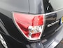 Subaru Forester 2.0 Luxury Trekhaak, Airco, Cruise control, Stuur multifunctioneel, Voorstoelen verwarmd, Dakrails, Elektronisch Stabiliteits Programma, Elektronische remkrachtverdeling, Niveauregeling automatisch robuuste en betrouwbare SUV die comfort en terreinvaardigheid moeiteloos combineert. Dankzij Subaru’s kenmerkende symmetrische vierwielaandrijving en de krachtige 2.0-liter motor voel je je z