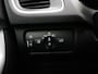 Volvo V40 2.0 T3 153pk Nordic+ / Stoelverwarming / Stand kachel / Parkeersensoren / All-season banden / Verwarmbaar vorruit