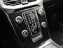 Volvo V40 2.0 T3 153pk Nordic+ / Stoelverwarming / Stand kachel / Parkeersensoren / All-season banden / Verwarmbaar vorruit