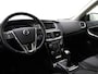 Volvo V40 2.0 T3 153pk Nordic+ / Stoelverwarming / Stand kachel / Parkeersensoren / All-season banden / Verwarmbaar vorruit