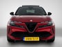 Alfa Romeo Junior Elettrica Veloce 54 kWh 280pk Automaat | Elektrisch Bedienbare Bestuurdersstoel met Stoelmassage | Elektrisch Bedienbare Achterklep | Navigatie | Climate Control | Adaptieve Cruise Control | Achteruitrijcamera | Parkeersensoren Voor + Achter | Dodehoek Detectie | Keyless Entry/Start | Matrix-LED Koplampen | Verwarmbare Voostoelen/Stuur | Apple Carplay/Android Auto |
