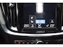 Volvo V60 2.0 T8 Recharge AWD Inscription PANORAMADAK / EL.TREKHAAK / LEER / CAMERA / HARMAN-KARDON
