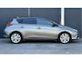 Toyota Auris 1.8 Hybrid Dynamic Ultimate / Pano / Cruis / Stoelverwr.