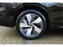 Volkswagen Passat Variant 1.5 eTSI 150 pk | Incl. 12 maanden Garantie | Stoel/stuur verwarming | Achteruitrijcamera | Adaptive cruise controle | Dodehoekdetectie | Parkeersensoren V+A | Navigatie | Apple CarPlay/Android Auto | Draadloze telefoonlader | Climate controle | Lane assist | Keyless start | LED Koplampen | 17 Inch LMV | Schakelmogelijkheid aan stuurwiel |
