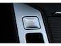 Volkswagen Passat Variant 1.5 eTSI 150 pk | Incl. 12 maanden Garantie | Stoel/stuur verwarming | Achteruitrijcamera | Adaptive cruise controle | Dodehoekdetectie | Parkeersensoren V+A | Navigatie | Apple CarPlay/Android Auto | Draadloze telefoonlader | Climate controle | Lane assist | Keyless start | LED Koplampen | 17 Inch LMV | Schakelmogelijkheid aan stuurwiel |