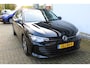 Volkswagen Passat Variant 1.5 eTSI 150 pk | Incl. 12 maanden Garantie | Stoel/stuur verwarming | Achteruitrijcamera | Adaptive cruise controle | Dodehoekdetectie | Parkeersensoren V+A | Navigatie | Apple CarPlay/Android Auto | Draadloze telefoonlader | Climate controle | Lane assist | Keyless start | LED Koplampen | 17 Inch LMV | Schakelmogelijkheid aan stuurwiel |