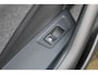 Volkswagen Passat Variant 1.5 eTSI 150 pk | Incl. 12 maanden Garantie | Stoel/stuur verwarming | Achteruitrijcamera | Adaptive cruise controle | Dodehoekdetectie | Parkeersensoren V+A | Navigatie | Apple CarPlay/Android Auto | Draadloze telefoonlader | Climate controle | Lane assist | Keyless start | LED Koplampen | 18 Inch LMV | Schakelmogelijkheid aan stuurwiel |