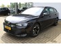 Volkswagen Passat Variant 1.5 eTSI 150 pk | Incl. 12 maanden Garantie | Stoel/stuur verwarming | Achteruitrijcamera | Adaptive cruise controle | Dodehoekdetectie | Parkeersensoren V+A | Navigatie | Apple CarPlay/Android Auto | Draadloze telefoonlader | Climate controle | Lane assist | Keyless start | LED Koplampen | 18 Inch LMV | Schakelmogelijkheid aan stuurwiel |