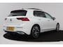 Volkswagen Golf 1.5 eTSI Style (PANORAMADAK, STOEL/STUUR VERWARMING, SFEERVERLICHTING, NAVIGATIE, CRUISE CONTROL ADAPTIEF)