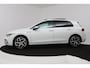 Volkswagen Golf 1.5 eTSI Style (PANORAMADAK, STOEL/STUUR VERWARMING, SFEERVERLICHTING, NAVIGATIE, CRUISE CONTROL ADAPTIEF)