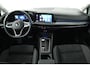 Volkswagen Golf 1.5 eTSI Style (PANORAMADAK, STOEL/STUUR VERWARMING, SFEERVERLICHTING, NAVIGATIE, CRUISE CONTROL ADAPTIEF)