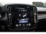 Volvo XC40 T3 163PK AUT8 R-Design | Adaptive Cruise & Pilot Assist | Power Seats incl. Memory | 360 Camera | Schuif-/kanteldak | BLIS | Stoel & Stuurverwarming | AppleCarplay&AndroidAuto | Premium Harman/Kardon Audio |