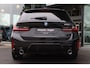 BMW 3-Serie Touring 330e M Sport Panoramadak HuD Navi LED Camera