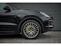 Porsche Cayenne 3.0 E-Hybrid / Pano / Massage / Trekhaak / Luchtvering / Rear Seat Entertainment