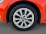 Renault Clio 100PK TCe Intens | Parkeersensoren | Apple CarPlay/Android Auto | Climate Control | Cruise Control | Lichtmetalen Velgen | Licht & Regen Sensor | Full LED | Armsteun |