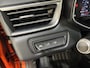 Renault Clio 100PK TCe Intens | Parkeersensoren | Apple CarPlay/Android Auto | Climate Control | Cruise Control | Lichtmetalen Velgen | Licht & Regen Sensor | Full LED | Armsteun |