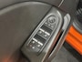 Renault Clio 100PK TCe Intens | Parkeersensoren | Apple CarPlay/Android Auto | Climate Control | Cruise Control | Lichtmetalen Velgen | Licht & Regen Sensor | Full LED | Armsteun |