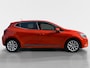 Renault Clio 100PK TCe Intens | Parkeersensoren | Apple CarPlay/Android Auto | Climate Control | Cruise Control | Lichtmetalen Velgen | Licht & Regen Sensor | Full LED | Armsteun |