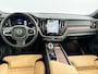 Volvo XC60 2.0 T6 Plug-in hybrid AWD Plus Dark | 21" | Geventileerd Nappa Leder | 360 Camera | Harman Kardon | Getint glas | Elektr. verst. stoelen | Stoel/stuur/achterbankverwarming | Adaptieve Cruise | BLIS