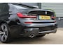BMW 3-Serie 330d High Exe | M Sport | Panodak | Sfeerverl | HUD | LED | Navi | CarPlay | ECC | PDC | Cruise | Leder | LMV19'' | El.Trekhaak | Zeer nette