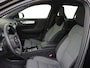 Volvo XC40 B4 Plus Dark | Trekhaak | Dodehoekdetectie | Harman/Kardon |