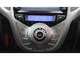 Hyundai ix20 1.6i Achteruitrijcamera, Cruise control, Bluetooth, Parkeersensoren, Navi, Stoelverwarming, Elektrische ramen, 16" LMV