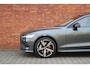 Volvo V60 B4 Essential | Lederen Bekleding | Stoel-/ stuurwielverwarming | Adaptive Cruise Control | BLIS | 21 inch lichtmetalen velgen | Extra getint glas | Park assist | Apple carplay/ Android auto |Exterieur stylingkit