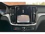 Volvo V60 B4 Essential | Lederen Bekleding | Stoel-/ stuurwielverwarming | Adaptive Cruise Control | BLIS | 21 inch lichtmetalen velgen | Extra getint glas | Park assist | Apple carplay/ Android auto |Exterieur stylingkit