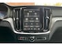Volvo V60 B4 Essential | Lederen Bekleding | Stoel-/ stuurwielverwarming | Adaptive Cruise Control | BLIS | 21 inch lichtmetalen velgen | Extra getint glas | Park assist | Apple carplay/ Android auto |Exterieur stylingkit