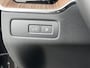 Volvo XC60 2.0 T6 Plug-in hybrid AWD Plus Dark | 19" Allseason | Luchtvering | Geventileerd Nappa Leder | Trekhaak | 360 Camera | Panoramadak | Elektr. verst. stoelen | Stoel/stuur/achterbankverwarming | Adaptieve cruise | BLIS